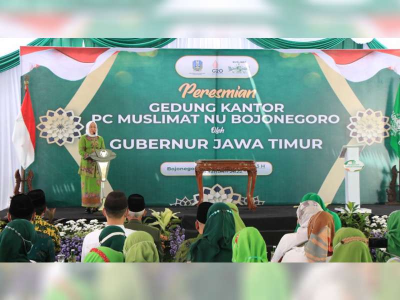Bupati Bojonegoro Dampingi Gubernur Jatim Resmikan Gedung PC Muslimat NU