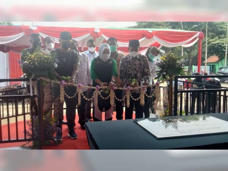 Bupati Anna Mu'awanah Resmikan Pasar Wisata Bojonegoro