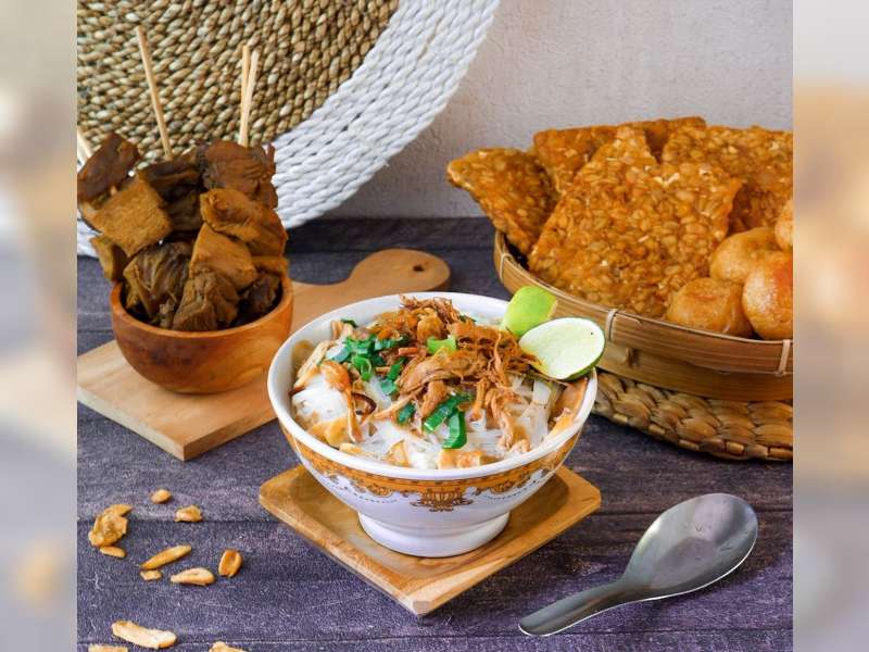 Sukses Bertahan Hingga 15 Tahun Beroperasi, Berikut Tips Soto Angkring Mas Boed dalam Menjaga Eksistensinya