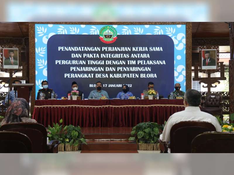Panitia Penjaringan Perades di Blora dan Perguruan Tinggi Tanda Tangani Perjanjian Pelaksanaan Ujian CAT