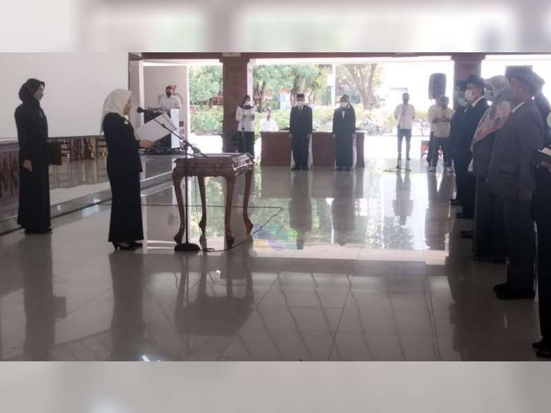 Bupati Lantik 30 ASN di Lingkungan Pemkab Bojonegoro yang Baru Dimutasi