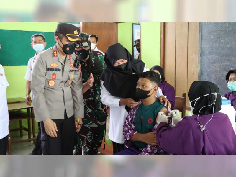 Kapolres Bersama Dandim Bojonegoro Monitoring Pelaksanaan Vaksinasi Anak