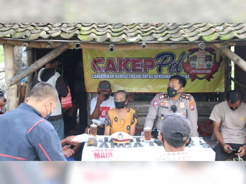 Melalui 'Cakep Pol', Kasat Lantas Polres Bojonegoro Imbau Warga Tertib Berlalu Lintas di Jalan Raya