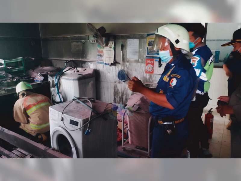Diduga Akibat Korsleting Dinamo Mesin Cuci, Ruang Penatu Puskesmas Kalitidu, Bojonegoro Terbakar
