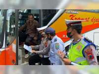 Petugas Gabungan di Blora Gelar Pemeriksaan Kendaraan Angkutan Umum di Terminal Ngawen