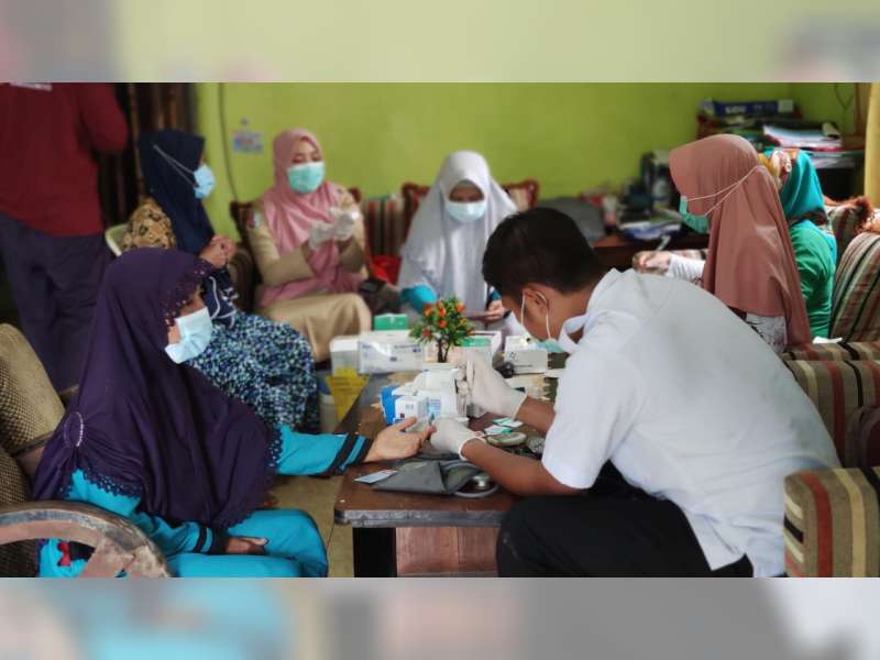 Lansia di Dusun Nglajer, Sumberrejo, Bojonegoro, Antusias Ikut Vaksinasi Booster