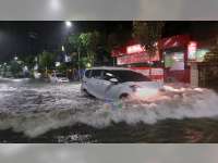 Banjir Genangi Sejumlah Ruas Jalan di Dalam Kota Bojonegoro