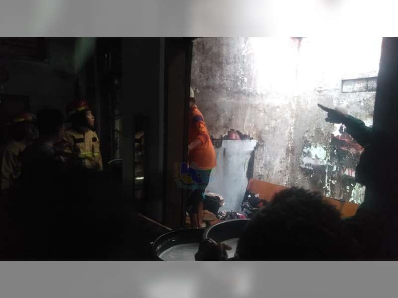 Diduga Akibat Korsleting Listrik, Asrama Putri Ponpes Raudlatul Huda Kalitidu, Bojonegoro, Terbakar