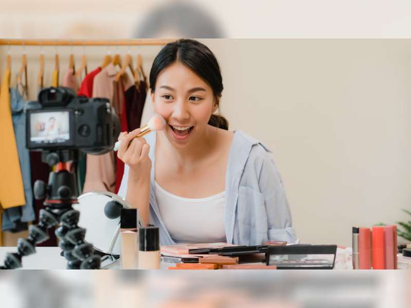 Untuk Semua Perempuan di Indonesia, Yuk Eksplor Potensi Diri di Media Sosial dengan Empat Cara Ini