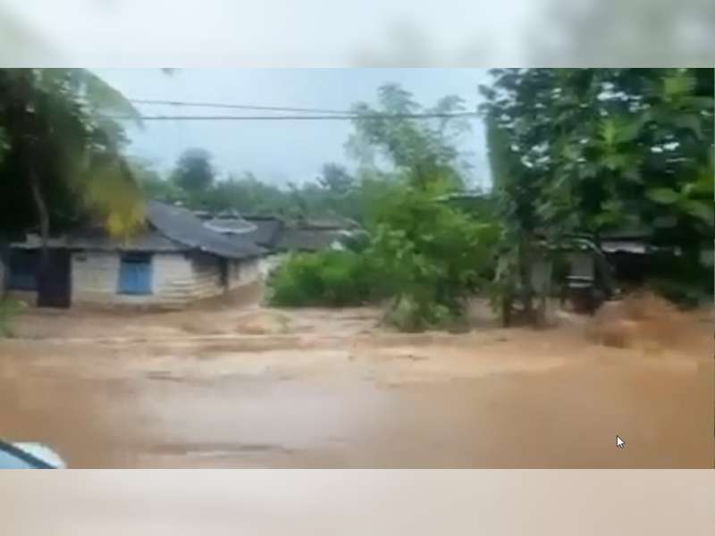 Banjir Bandang Terjang Sejumlah Desa di Kerek, Tuban, Sebuah Mobil Dilaporkan Hanyut