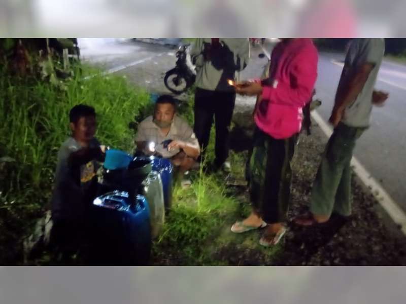 Pipa Minyak Pertamina EP Field Cepu di Blora Bocor, Warga Berebut Minyak Mentah