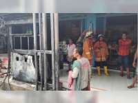 Diduga Akibat Korsleting Listrik, Pom Mini Milik Warga Sekar, Bojonegoro Hangus Terbakar