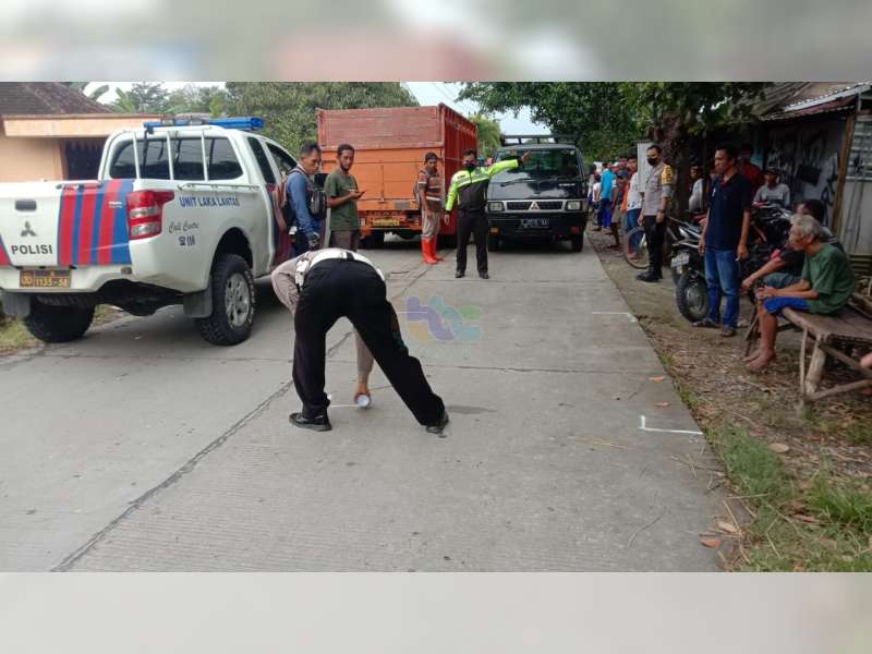 Terlindas Truk, Pengendara Motor di Sukosewu, Bojonegoro Tewas di TKP