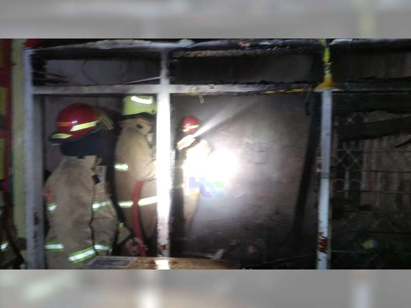 Diduga Akibat Korsleting Listrik, Sebuah Rumah di Bojonegoro Terbakar, Kerugian Rp 100 Juta