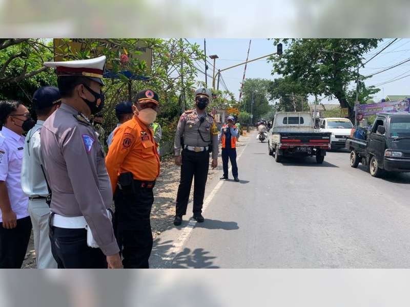 Sat Lantas bersama Forum LLAJ Cek dan Survei Jalur Poros Bojonegoro