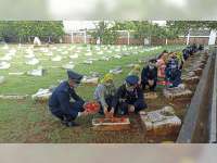 Peringati Hari Bakti Pemasyarakatan, Lapas Tuban Laksanakan Tabur Bunga di Makam Pahlawan