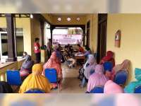 Polisi Sumberrejo, Bojonegoro Kembali Salurkan Bantuan Tunai Pangan