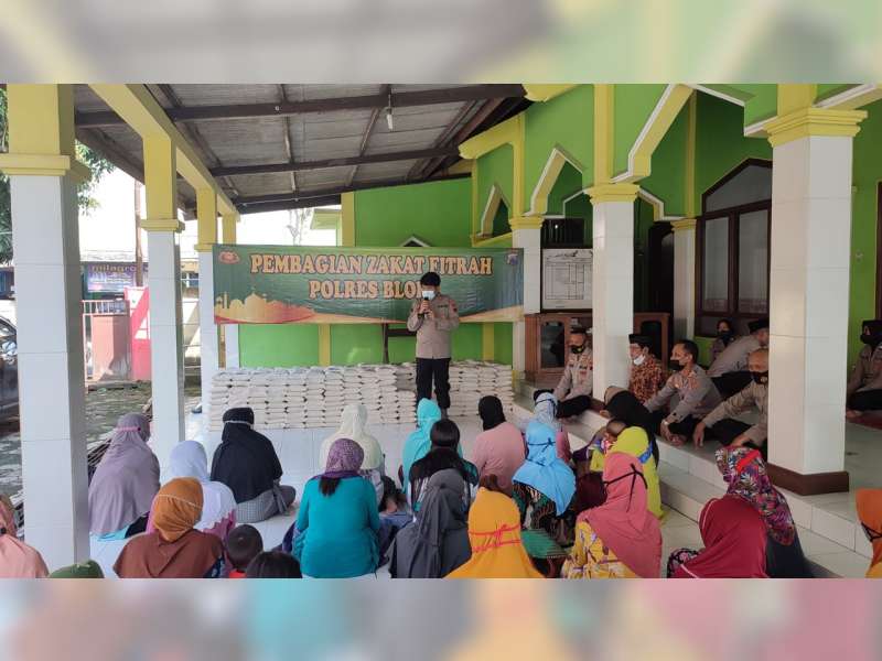 Polres Blora Salurkan 823 Paket Zakat Fitrah