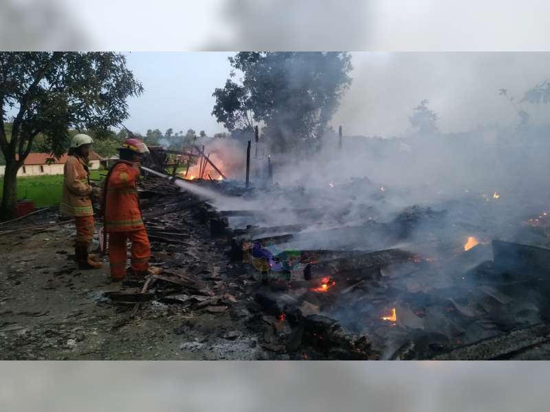 Rumah Dinas Milik Perhutani di Temayang, Bojonegoro Ludes Terbakar, Kerugian Capai Rp 200 Juta
