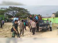 Cegah Penyebaran PMK, Petugas Gabungan di Bojonegoro Lakukan Pengawasan di Pasar Hewan