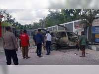 Sebuah Mobil Avanza Hangus Terbakar saat Mengisi BBM di SPBU Padangan, Bojonegoro