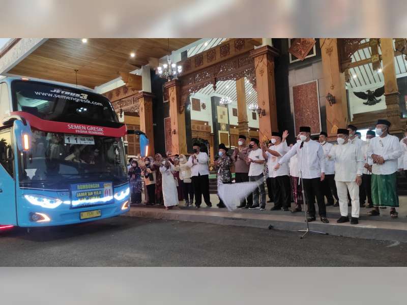 Kloter Pertama, 446 Calon Jemaah Haji asal Kabupaten Tuban Diberangkatkan, 4 Orang Masih Tertinggal