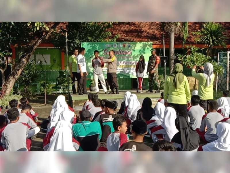 Cegah Aksi Perundungan, Aparat di Sumberrejo, Bojonegoro Beri Pembekalan di Sekolah