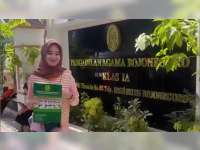 Viral, Seorang Wanita Pamer Akta Cerai usai Keluar dari Pengadilan Agama Bojonegoro