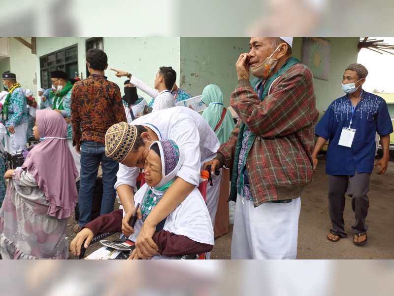 Cerita Jemaah Haji Asal Tuban yang Lumpuh Saat Berangkat, Sepulang dari Haji Bisa Berjalan Lagi