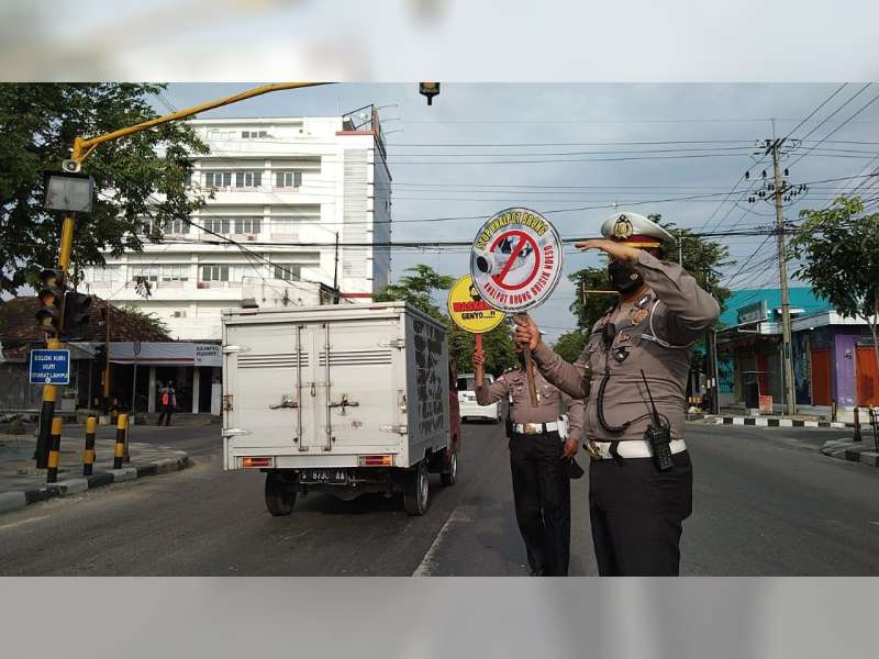 Tekan Angka Kecelakaan, Polisi Bojonegoro Imbau Masyarakat Tertib ...