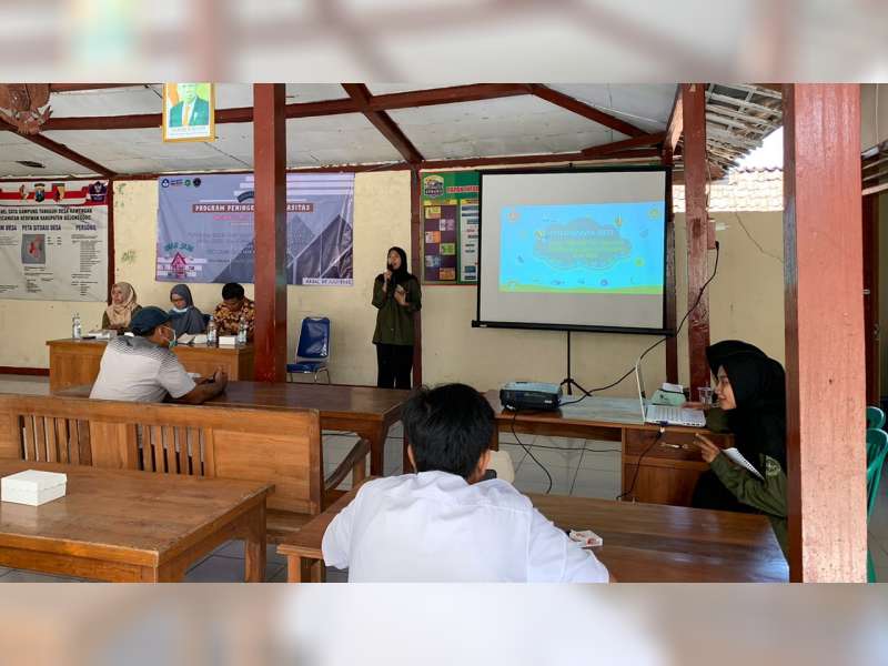 Mahasiswa IKIP PGRI Bojonegoro Sosialisasikan 'Program Omah Seni' di Desa Kawengan