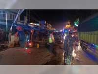 Tabrakan 2 Truk di Kalitidu, Bojonegoro, Seorang Pengemudi Luka-luka