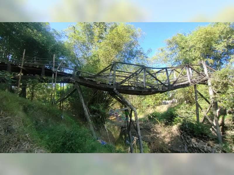 Tak Kunjung Diperbaiki, Jembatan Penghubung di Bojonegoro Nyaris Ambruk