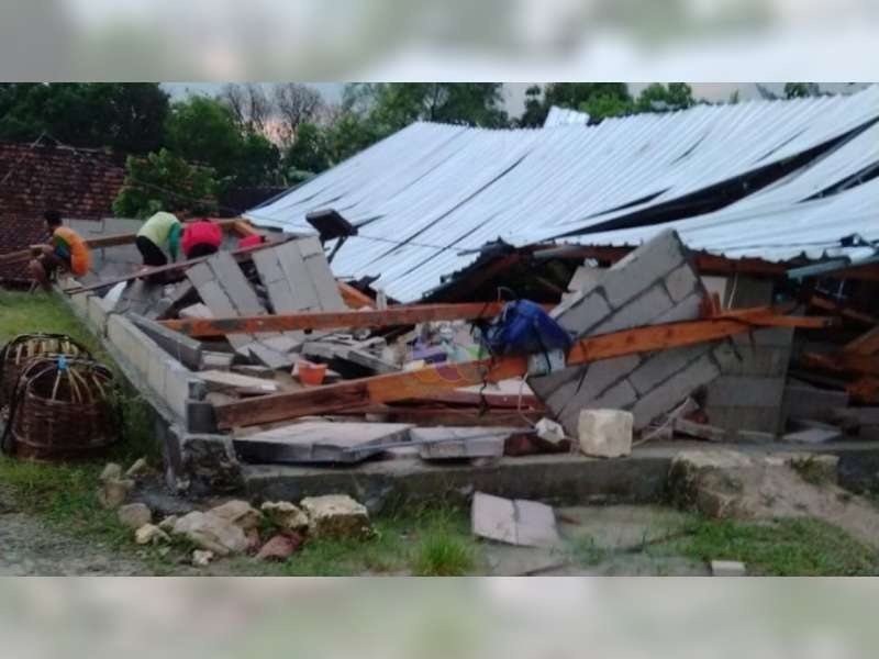 Diterjang Angin, Belasan Rumah di Bojonegoro Rusak, Kerugian Capai Ratusan Juta Rupiah