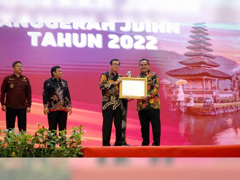 Pemkab Blora Raih Penghargaan JDIHN Awards 2022 dari Menteri Hukum HAM RI