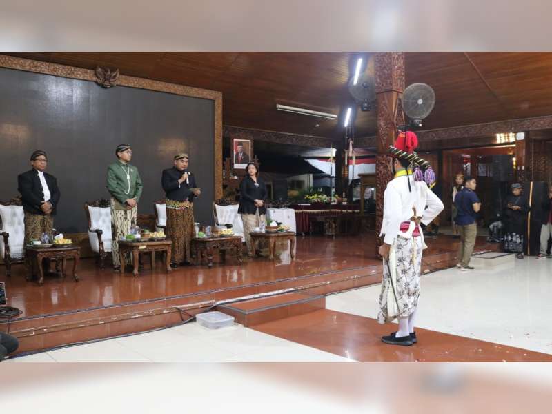 Hadiri Kirab Pusaka Hari Jadi Blora, KGPAA Mangkunegara X Doakan Blora Semakin Maju dan Sejahtera