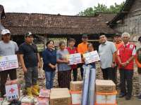 Bupati Blora Serahkan Bantuan pada Korban Banjir Bandang Jurangjero