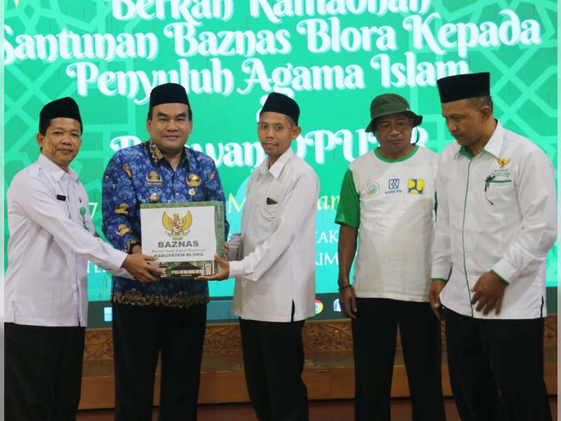 Pemkab Blora Santuni Penyuluh Agama, Relawan PUPR dan Pasien Kurang Mampu