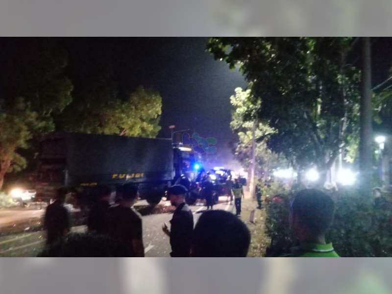 Iring-iringan Truk Rombongan Brimob Polda Jatim Terlibat Kecelakaan di Bojonegoro