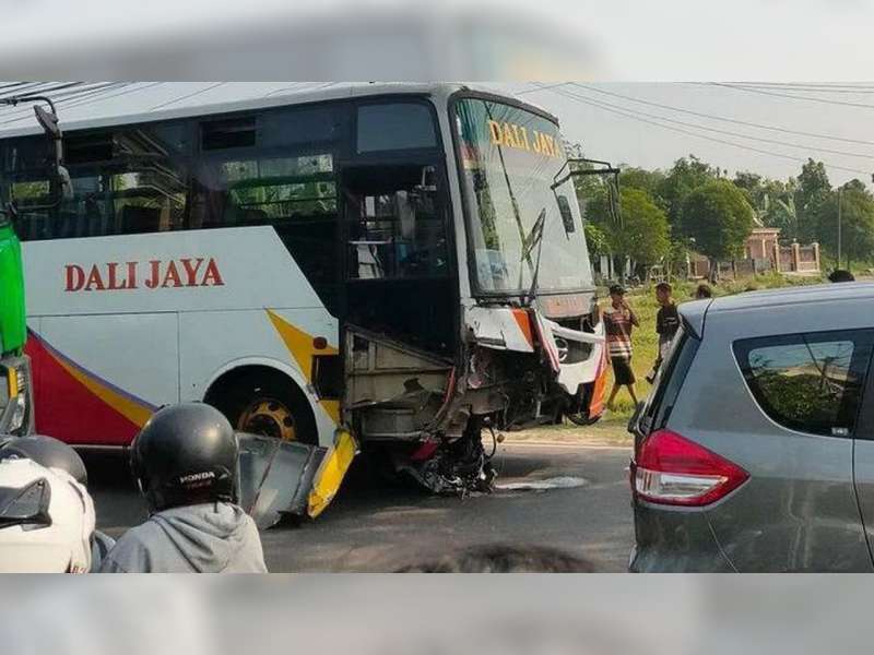 Bus Tabrak Motor di Balen, Bojonegoro, 2 Pemotor Meninggal Dunia