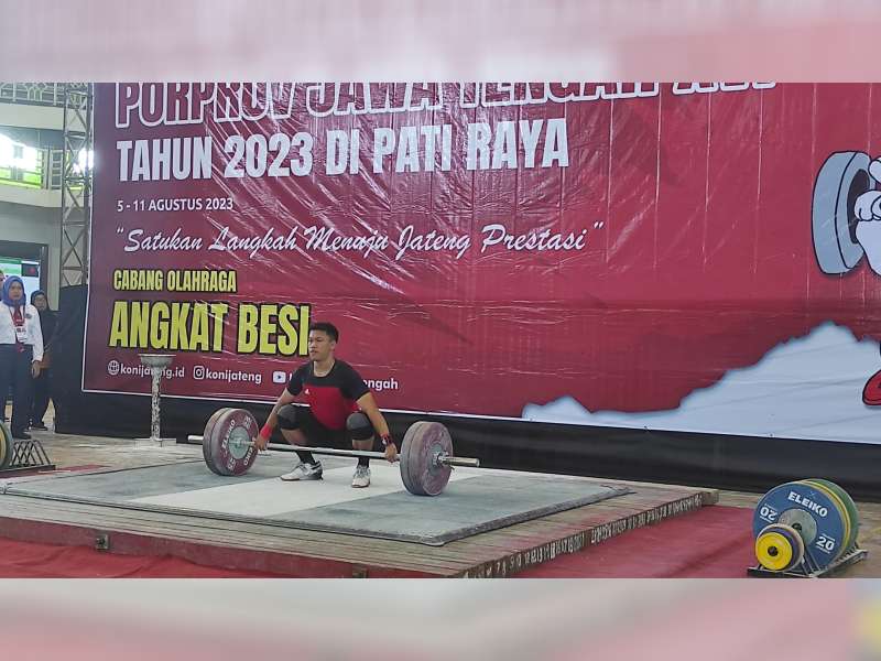 Tak Terbendung M Yasin Sumbangkan Emas untuk Blora