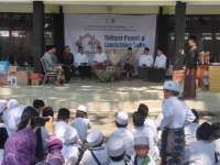 Momen HSN 2023 di Blora, Ratusan Santri Jadi Saksi Sejarah Peluncuran Buku Ngaji Bareng Abah Yai Muharror Ali