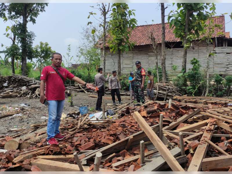 Satu Rumah Roboh di Getas, Blora Diterjang Puting Beliung