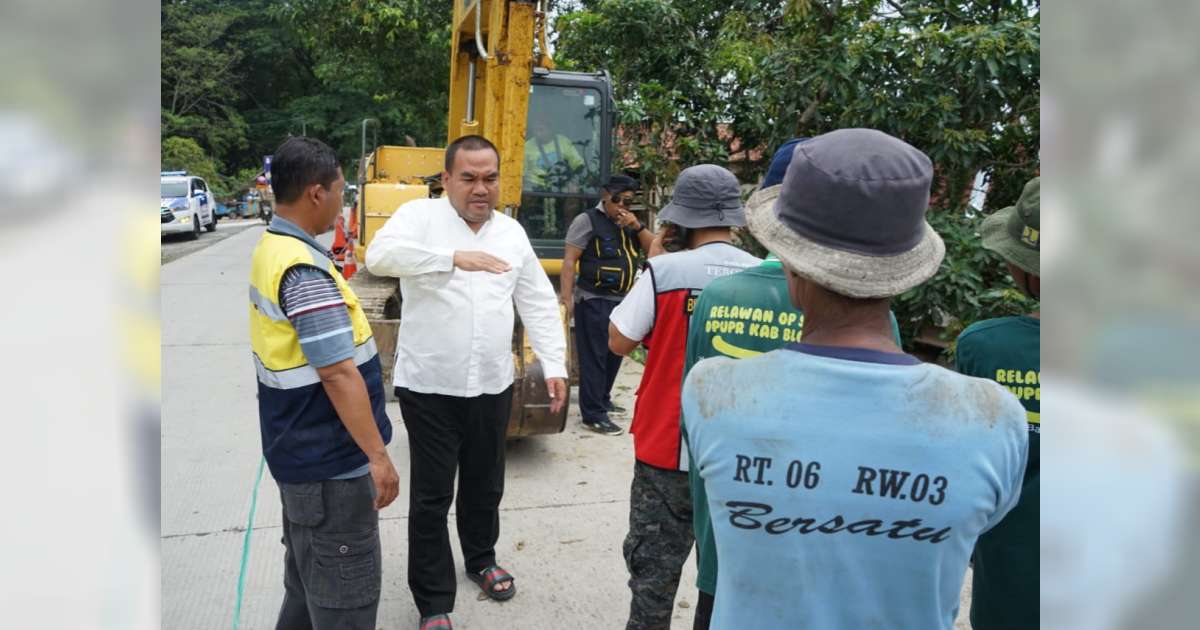 Dpupr Blora Gerak Cepat Tangani Jalan Longsor Di Seputaran Jembatan