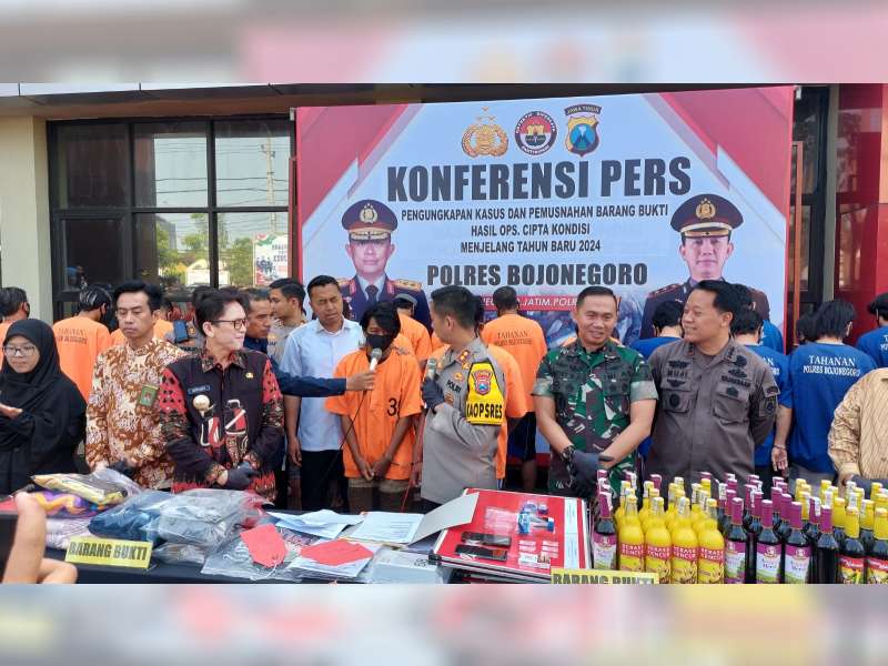 Polisi Berhasil Tangkap 7 Pelaku Penganiayaan dan Pembacokan di Dander, Bojonegoro