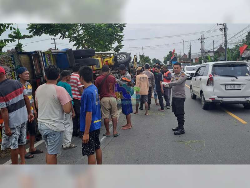 Tertabrak Truk, Seorang Pemotor di Balen, Bojonegoro Meninggal Dunia