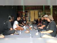 Bersama Sujiwo Tejo, Mas Teguh Kunjungi Sanggar Seni Sayap Jendela Bojonegoro