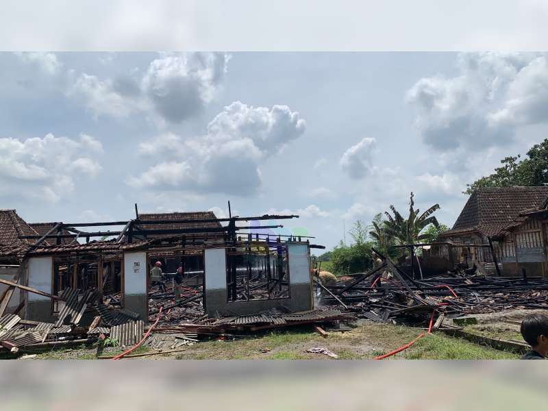 Ditinggal ke Sawah, Rumah Warga Gayam, Bojonegoro Hangus Terbakar, Kerugian Rp 250 Juta