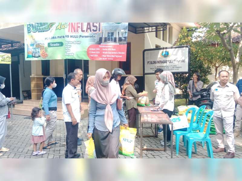 Tekan Inflasi Jelang Lebaran, PT Blora Patra Gas Gelar Pasar Sembako Murah
