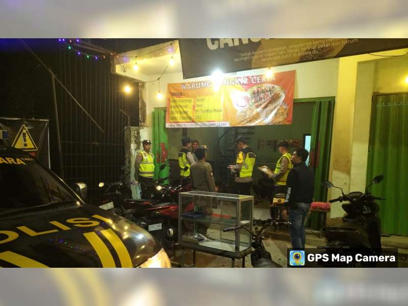 Antisipasi Gangguan Kamtibmas, Polsek Balen, Bojonegoro Gelar Patroli Warung dan Cafe